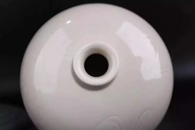 景德鎮(zhèn)瓷與德化瓷差異何在？——日用陶瓷制品銷售視角下的對(duì)比分析